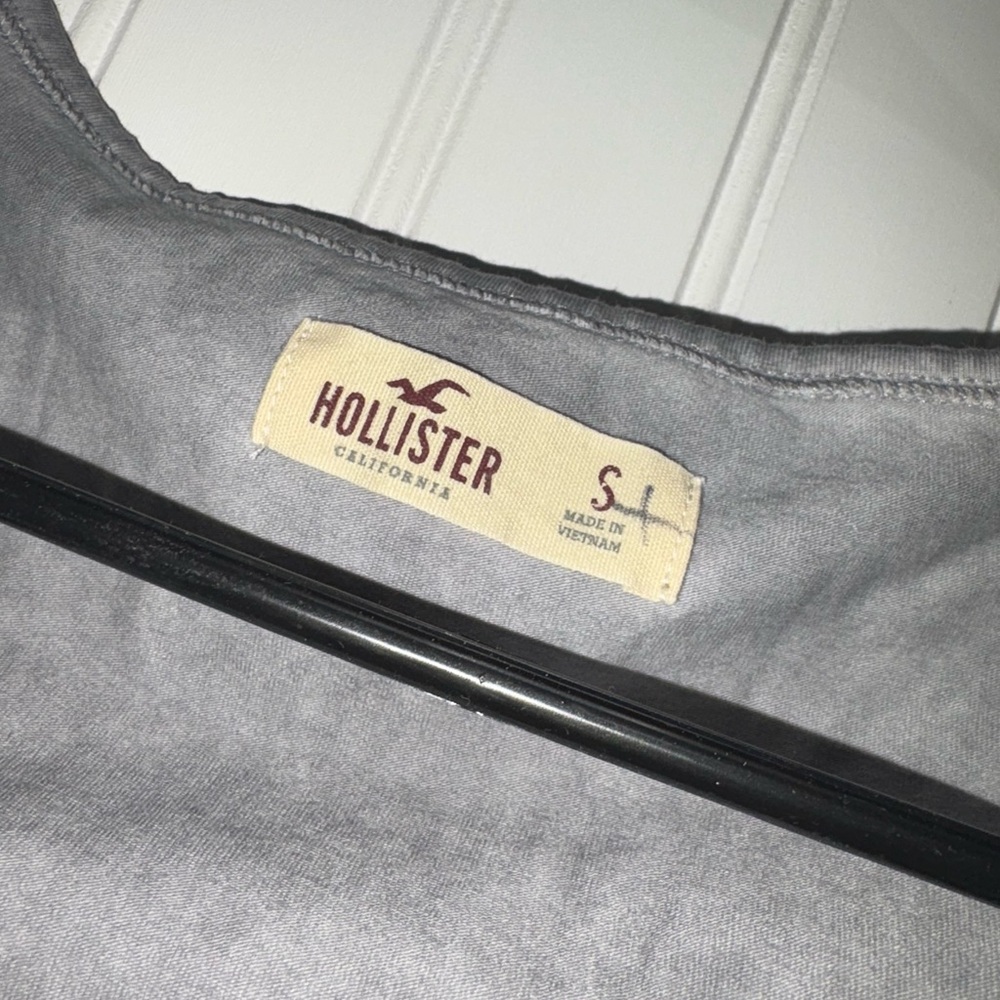 Hollister Gray Short Sleeve Bodysuit| Size Small - Picture 2 of 3